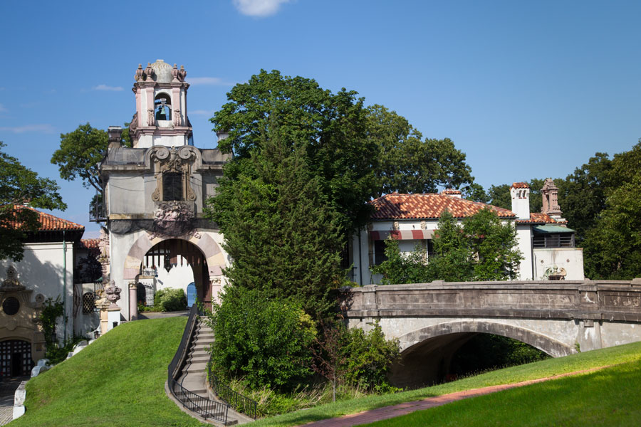 iew of The Vanderbilt Mansion in Centerport, Long Island, NY on Aug 16, 2013. This landmark Gold Coast Mansion known as Eagles Nest is now a museum and planetarium